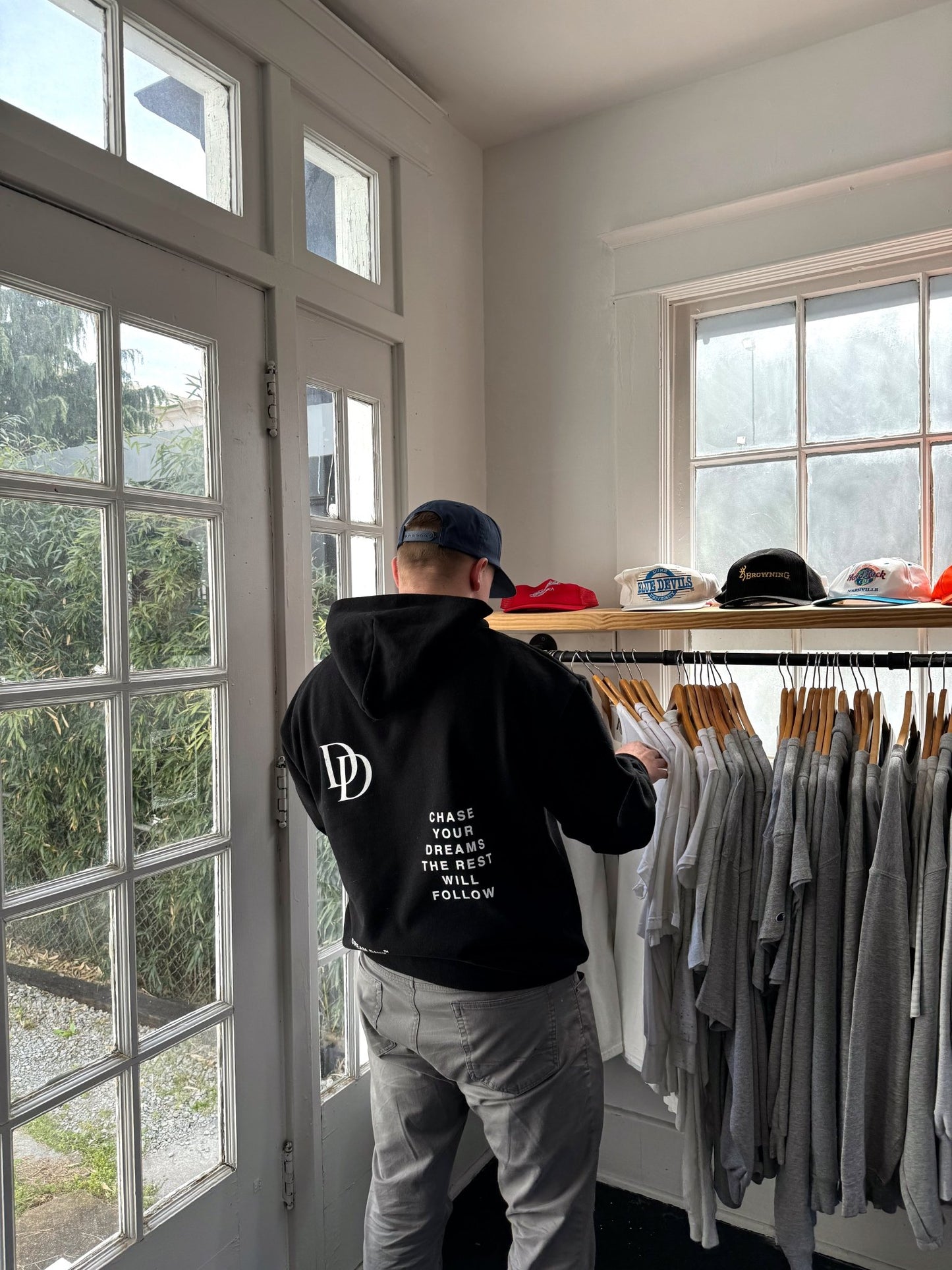 (pre-order) Chase Your Dreams Hoodie - Dream DailyDream Daily